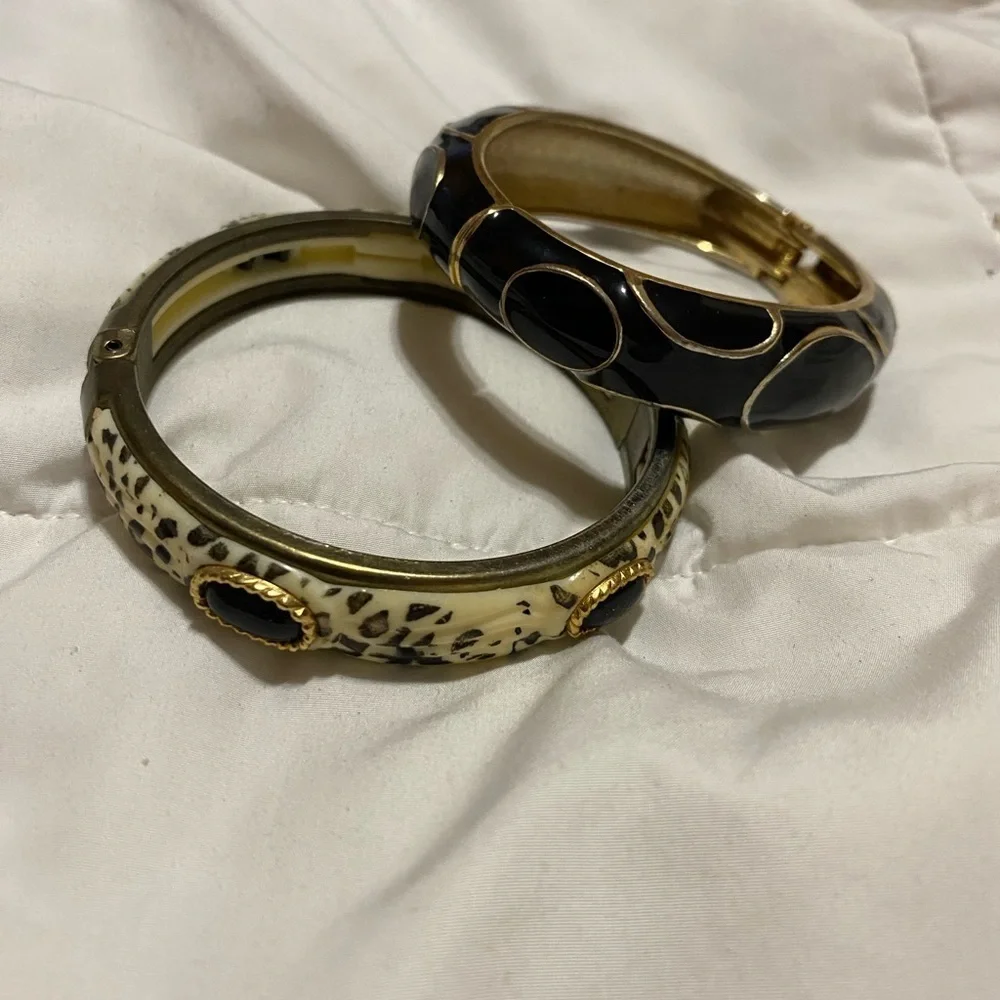 N/A set hinged